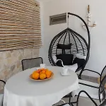 2 Bedroom Stunning In *