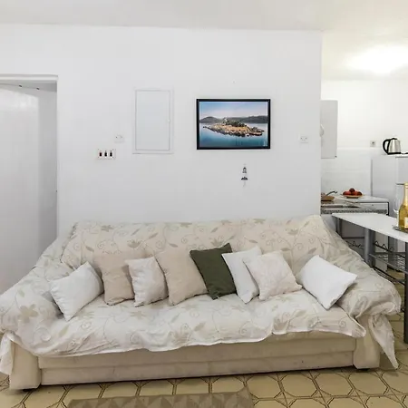 2 Bedroom Front In Apartmán