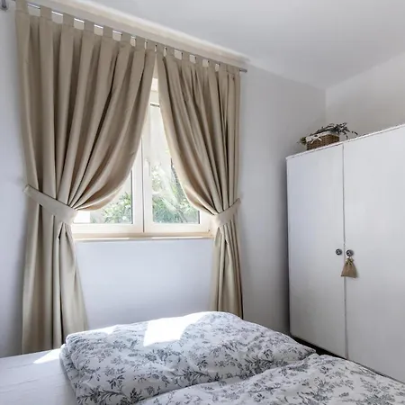 דירה 2 Bedroom Front In