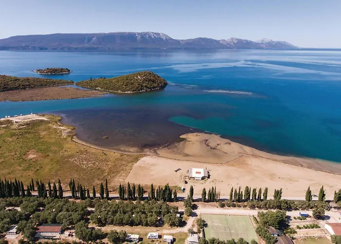 2 Bedroom Amazing In Appartement Klek